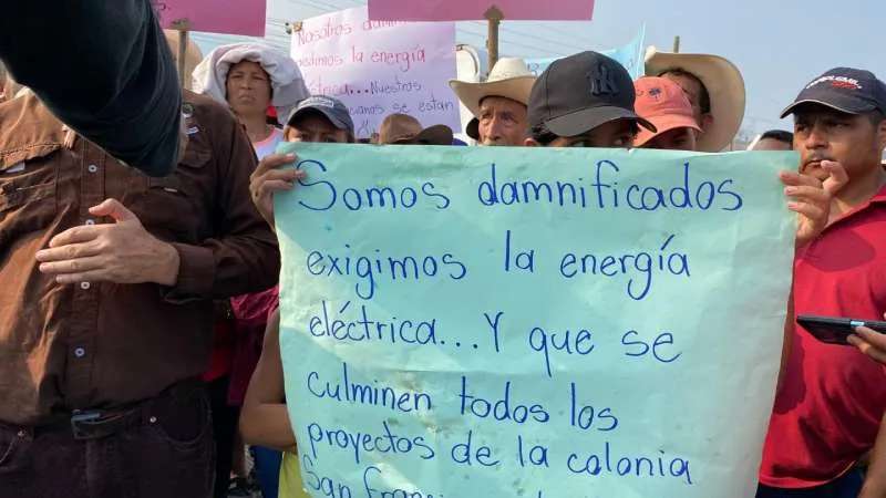 Los habitantes de La Reina quedaron sin nada, los reubicaron que aún no culminan el proyecto.