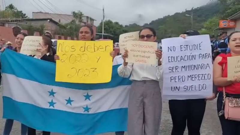 Maestros exigen salarios en Ocotepeque