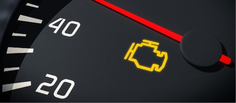 Se enciende la luz check engine razones