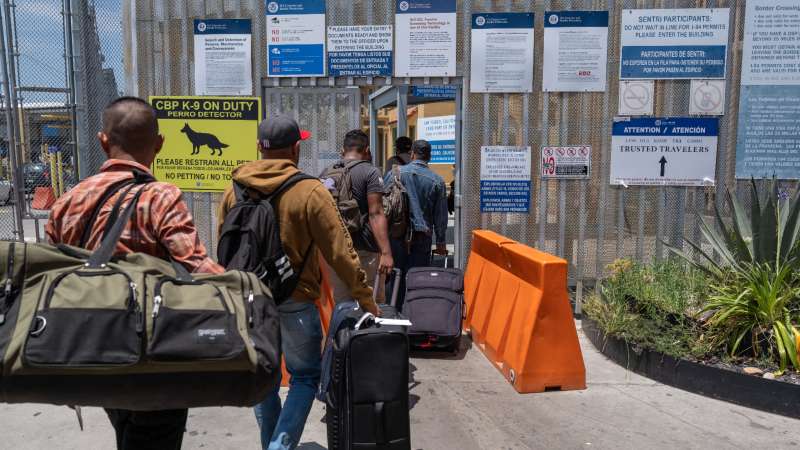 Miles de migrantes están varados en la frontera estadounidense. (AFP).