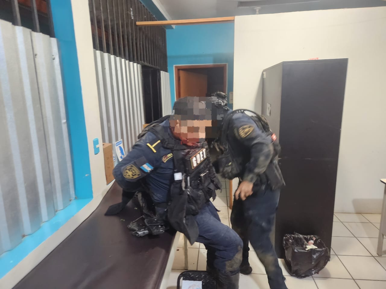 Policía herido