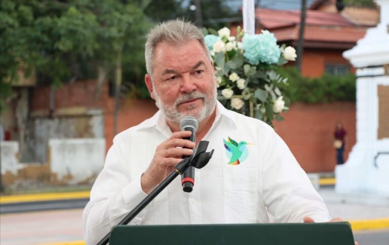 Roberto Contreras