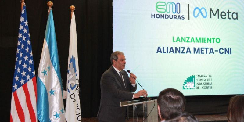 Certifican a 100 emprendedores de SPS bajo la alianza del Meta y el CNI