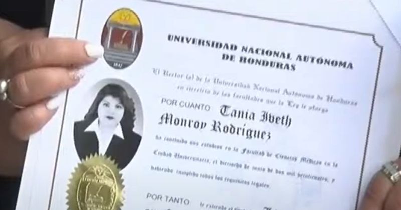 Joven renuncia a ceremonia de graduación por urgencia de trabajo